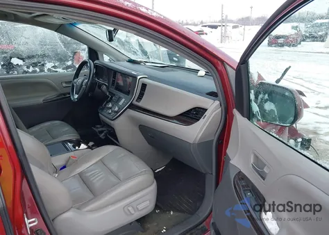 2016 Toyota Sienna Xle Premium 8 Passenger z USA, uszkodzony, nr VIN 5TDYK3DC1GS757046